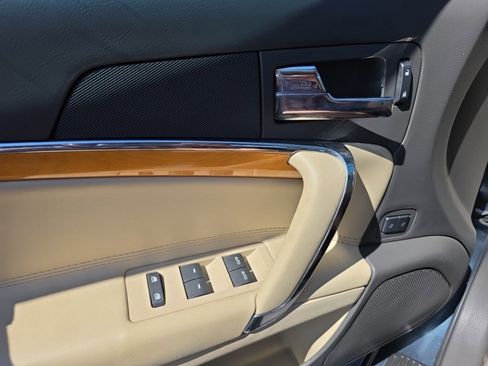 Used 2012 Lincoln MKZ FWD image 26