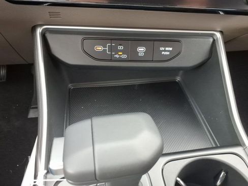 New 2026 Kia Carnival FWD image 16