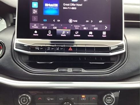 Certified 2022 Jeep Compass Latitude w/ Sun and Sound Group AWD/4WD image 19