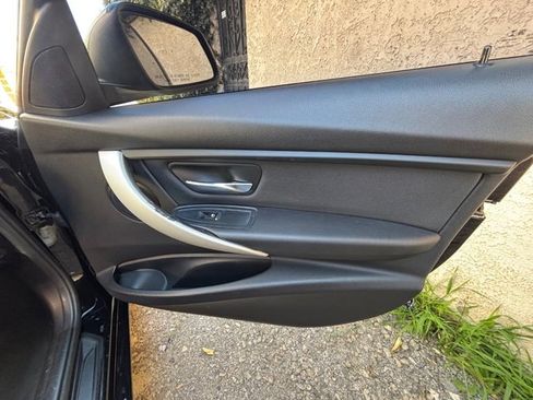 Used 2018 BMW 320i Sedan image 38