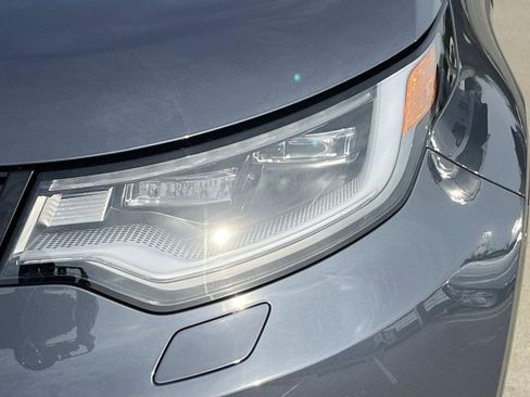 New 2026 Land Rover Discovery Dynamic SE AWD/4WD image 9