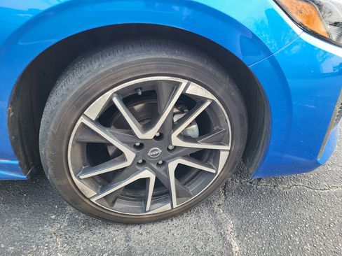 Used 2024 Nissan Sentra SR w/ SR Premium Package image 7