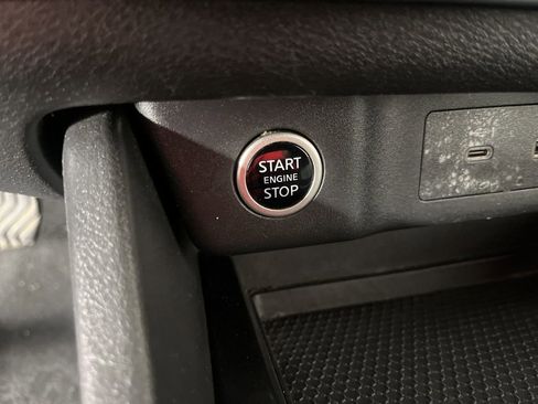 Used 2021 Nissan Rogue SV image 33