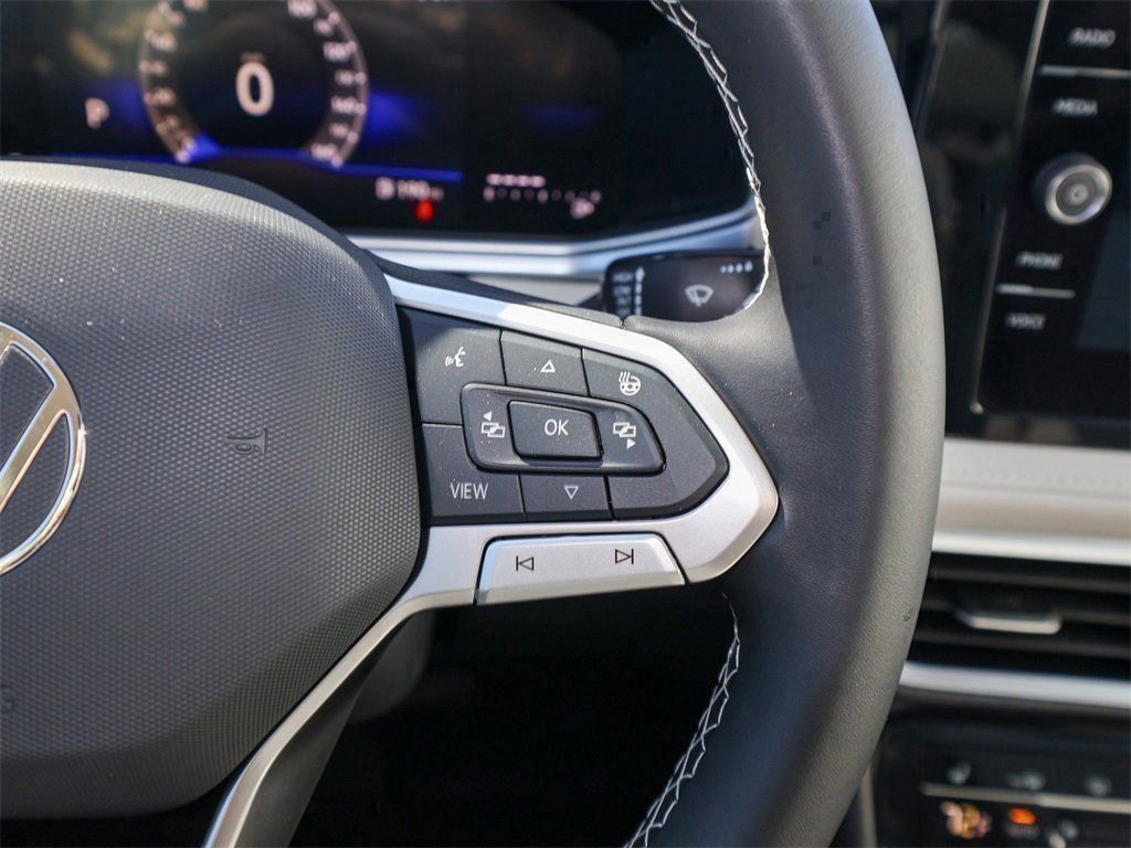 New 2026 Volkswagen Taos SE AWD/4WD image 24