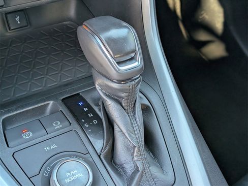 Used 2020 Toyota RAV4 XSE image 21