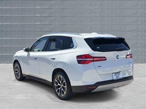 Used 2025 BMW X3 xDrive30i w/ Premium Package AWD/4WD image 3