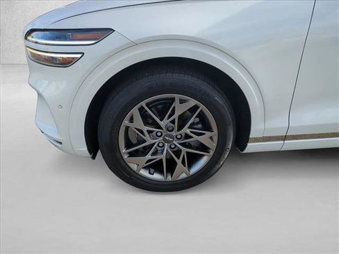 Used 2022 Genesis GV70 2.5T w/ Advanced Package image 24