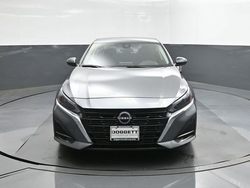 Used 2025 Nissan Altima 2.5 SV image 22