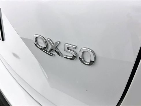 Used 2023 INFINITI QX50 Luxe image 9