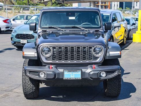 Used 2025 Jeep Wrangler Unlimited Rubicon AWD/4WD image 31