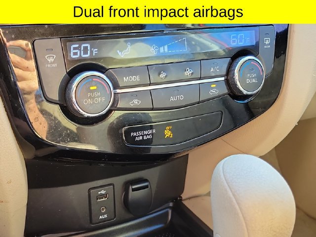 Used 2014 Nissan Rogue SV w/ SV Moonroof Package AWD/4WD image 17