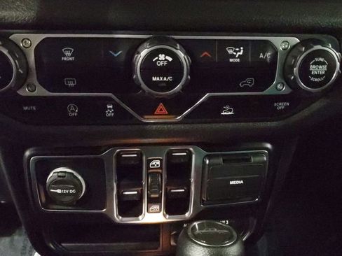 Used 2024 Jeep Gladiator Sport image 24