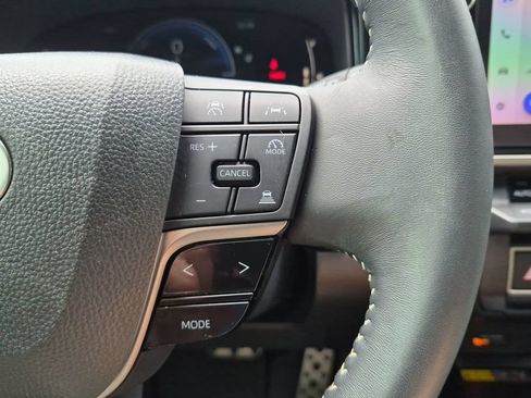 Used 2025 Toyota Camry SE w/ Multimedia Upgrade Package FWD image 22