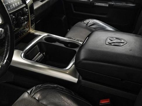 Used 2016 RAM 1500 Laramie w/ Convenience Group AWD/4WD image 26