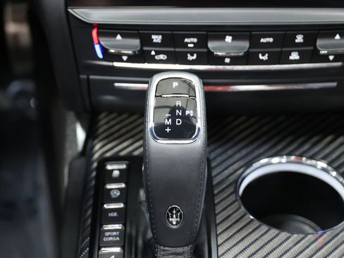 Used 2022 Maserati Quattroporte Trofeo RWD image 41