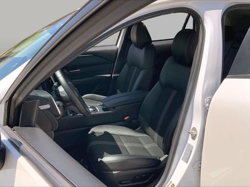 Used 2025 MAZDA CX-50 AWD 2.5 S w/ Preferred Package image 8