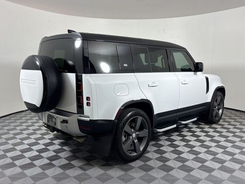 Used 2024 Land Rover Defender 110 SE AWD/4WD image 9