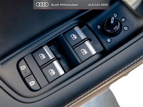 Used 2023 Audi Q8 Premium Plus w/ Premium Plus Package AWD/4WD image 20