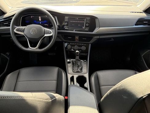 Used 2024 Volkswagen Jetta SE w/ Black Wheel Package image 33