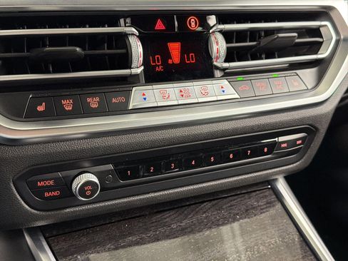 Used 2021 BMW 330i Sedan w/ Premium Package image 26