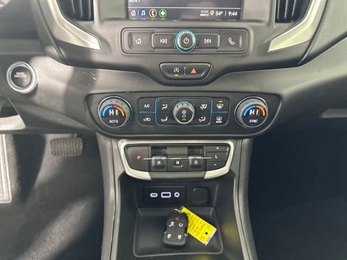 Used 2023 GMC Terrain SLE w/ Driver Convenience Package image 23