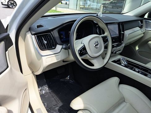 Used 2023 Volvo XC60 B5 Ultimate AWD/4WD image 8