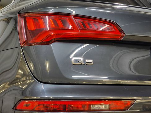 Used 2018 Audi Q5 2.0T Premium Plus w/ Premium Plus Package image 12