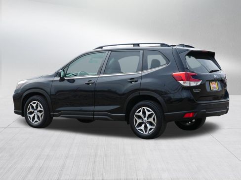 Used 2021 Subaru Forester Premium AWD/4WD image 5