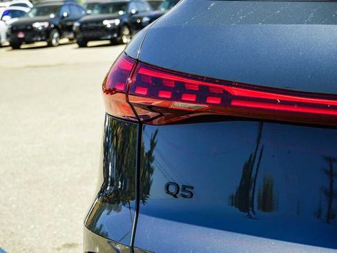 Used 2025 Audi Q5 Premium Plus w/ Premium Plus AWD/4WD image 10