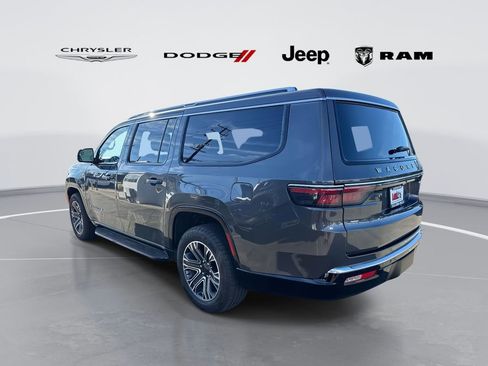 Used 2024 Jeep Wagoneer L Series II w/ Flexible Seating Group image 4