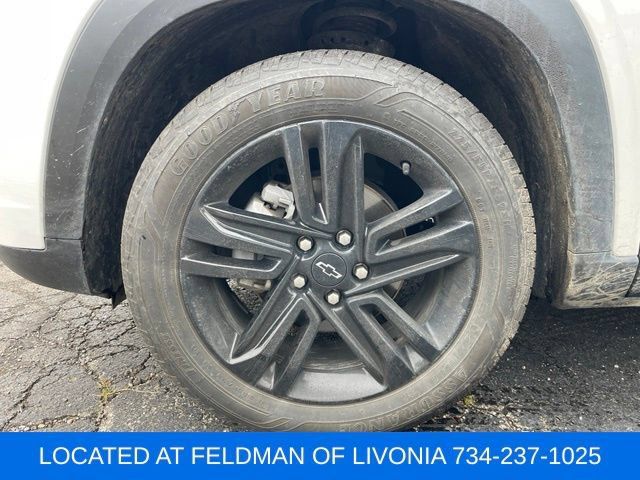 Used 2024 Chevrolet Trax ACTIV w/ Sunroof Package FWD image 5