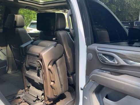Used 2024 GMC Yukon Denali w/ Denali Reserve Package image 12