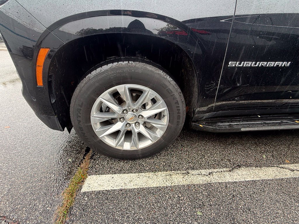 Used 2026 Chevrolet Suburban Premier AWD/4WD image 36