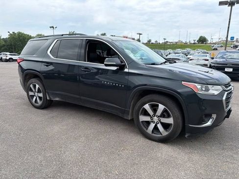 Used 2019 Chevrolet Traverse LT w/ LT Premium Package AWD/4WD image 13