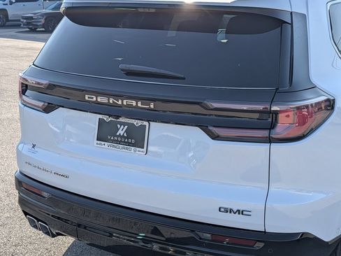 New 2026 GMC Acadia Denali Ultimate w/ LPO, Floor Liner Package AWD/4WD image 7