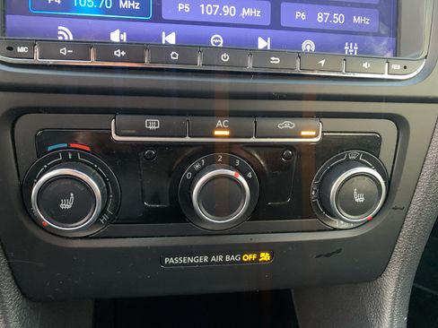 Used 2012 Volkswagen Golf TDI image 12