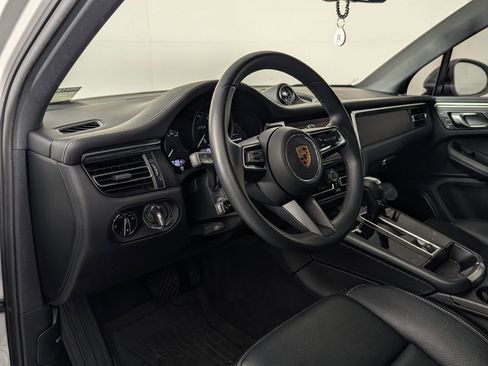 Used 2024 Porsche Macan GTS image 4