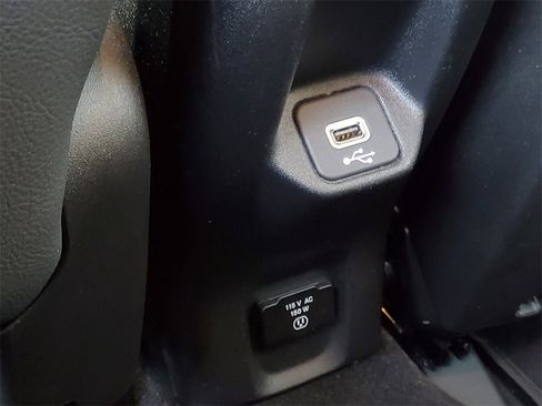 Used 2020 Jeep Renegade Limited w/ Safety and Security Group image 30