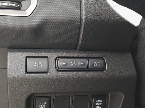 Used 2024 Nissan Frontier SV w/ Hardbody Edition AWD/4WD image 36