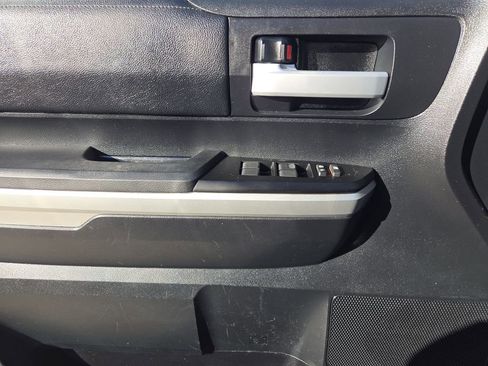 Used 2017 Toyota Tundra SR5 image 25