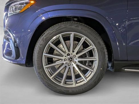 New 2026 Mercedes-Benz GLS 580 4MATIC image 10