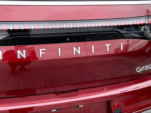 Used 2025 INFINITI QX80 Luxe AWD/4WD image 9