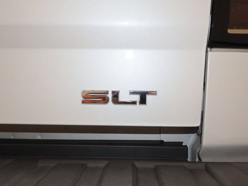 Used 2018 GMC Sierra 1500 SLT w/ SLT Premium Package AWD/4WD image 33