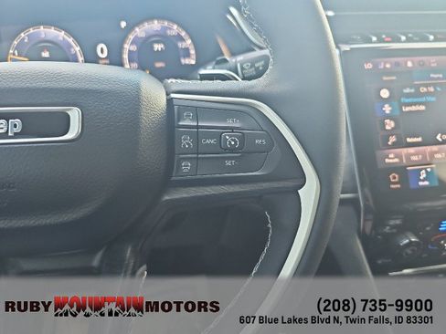 Used 2023 Jeep Grand Cherokee Limited w/ Luxury Tech Group II AWD/4WD image 22