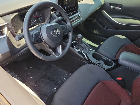 Used 2024 Toyota Corolla SE image 4