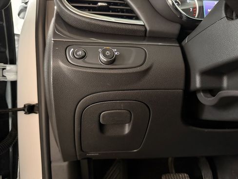 Used 2020 Buick Encore Preferred image 13