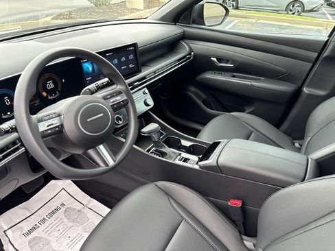 Certified 2025 Hyundai Santa Cruz SEL FWD image 10