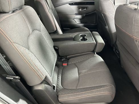 Used 2025 Honda Pilot Sport image 24