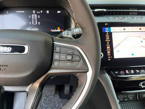 New 2026 Jeep Grand Cherokee Limited AWD/4WD image 18