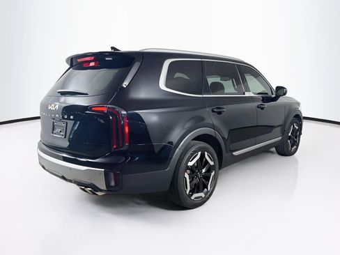 Used 2024 Kia Telluride EX w/ EX Captain's Chair Package FWD image 34